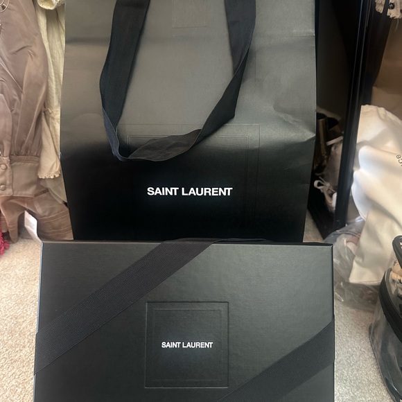 Saint Laurent YSL Cassandra Shoulder Bag - Picture 9 of 14